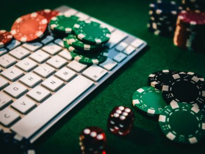 The Advantages of Online Poker: Learning to Play and Make Money